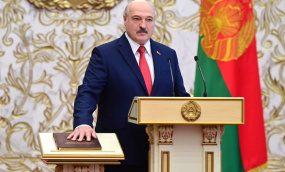 Прэзідэнт больш не галоўны: якую Канстытуцыю Лукашэнка прапанаваў Беларусі